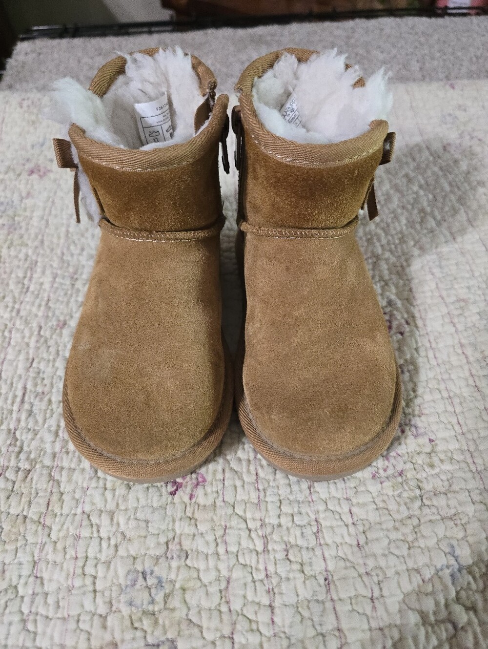 Koolaburra by UGG Girls Size 6 Chestnut Suede Bow Fur Lined Ankle Boots